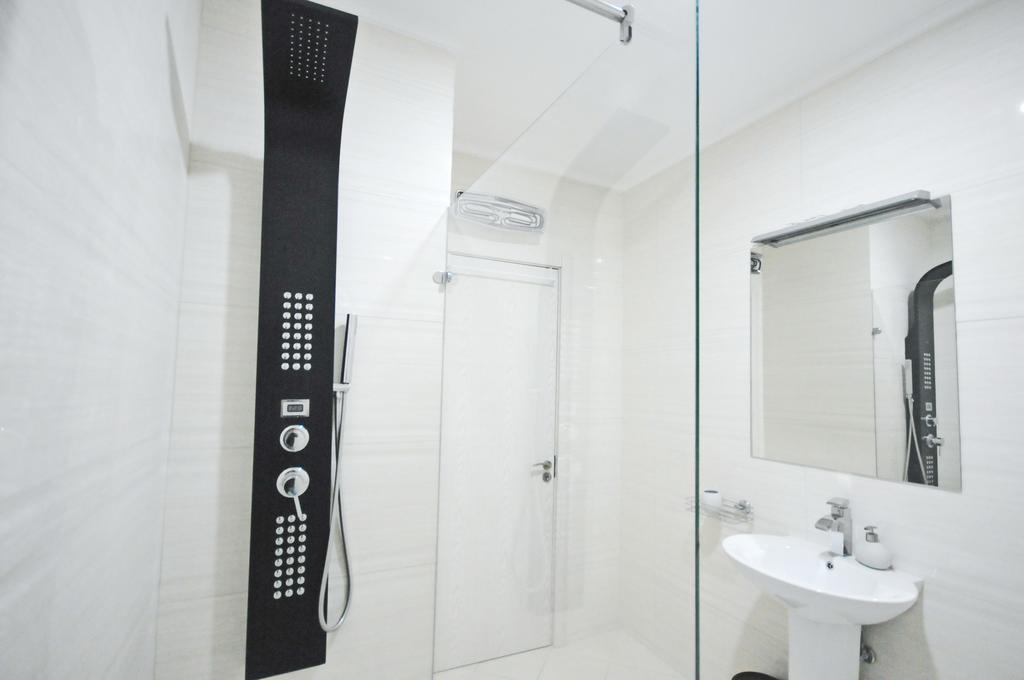 Sea Breeze Lux Apartments Budva Dış mekan fotoğraf
